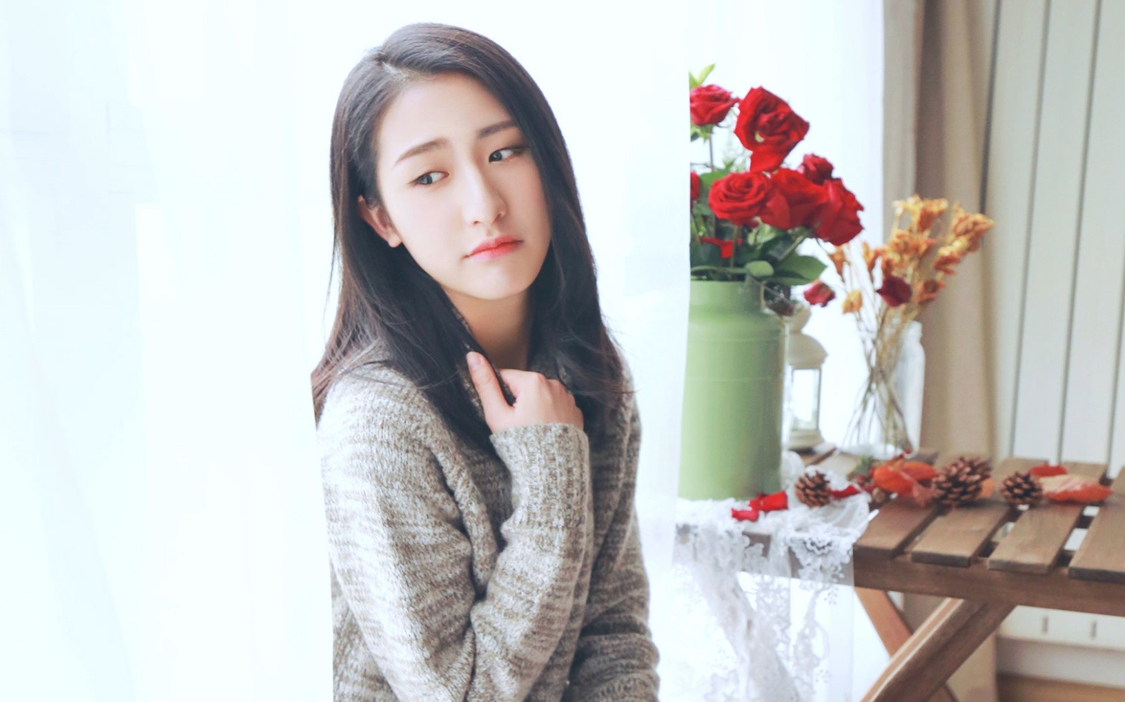 气质养眼的美女居家治愈系高清写真